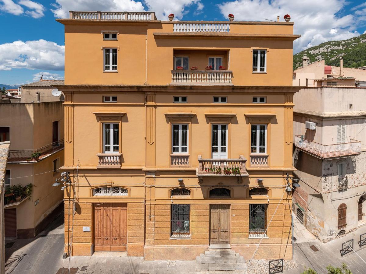 Palazzo Santa Caterina Bed & Breakfast Dorgali Bagian luar foto